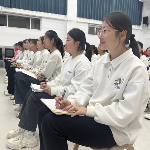 鸿顺幼教·七彩阳光幼儿园师德师风学习