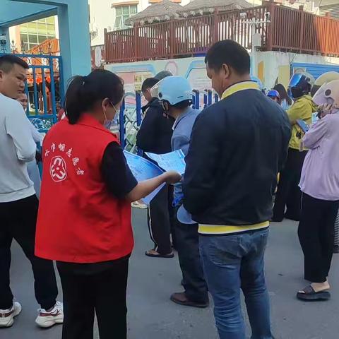 巾帼志愿者进校园 护航成长助远航