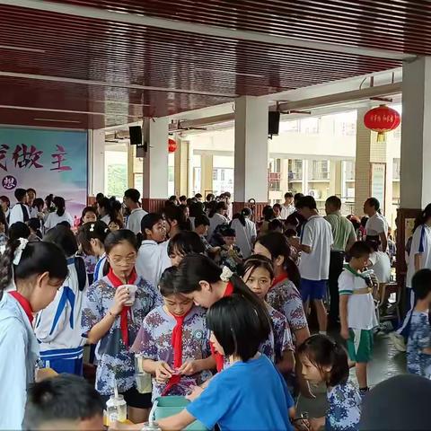 “劳动光荣，分享快乐” ——穗丰学校劳动成果分享义卖活动