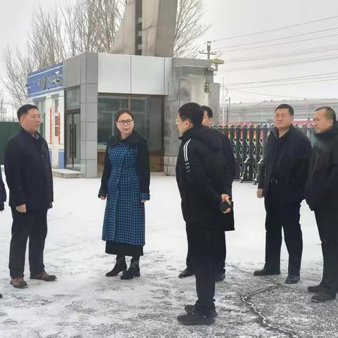 四子王旗政府副旗长乌日罕深入第三中学调研，共筑教育发展新未来。