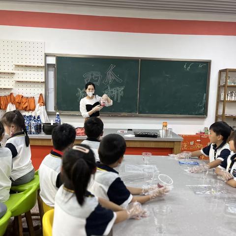 炎炎盛夏，来一杯西瓜椰椰
