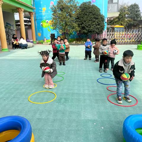 育灵幼儿园中班户外活动美篇