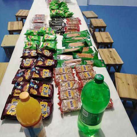 冬日温暖牵手   成就优秀学生