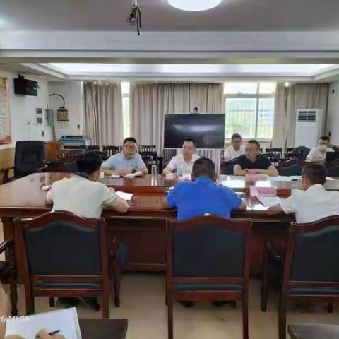 何发亮常委主持召开耕地保护暨田长制工作调度现场会