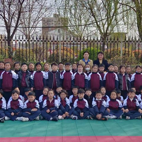 寻找春天——虞舜学校一（12）班课外活动