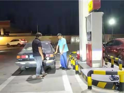 喀什销售公司喀和加油站：油价上涨 服务不减