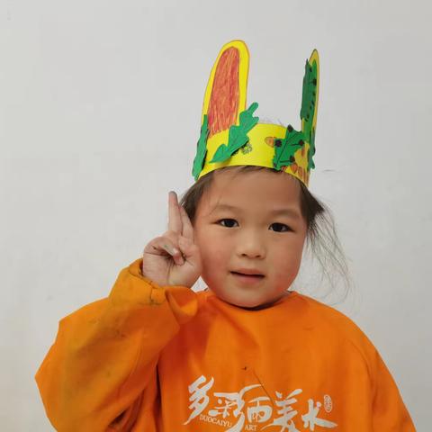 多彩美术二中米罗班《兔耳朵帽子》6.3