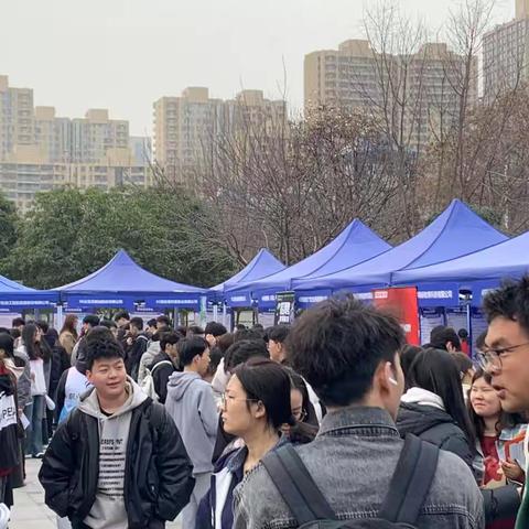 从“驿站”出发  开启春招新程———雁塔区人社局携手高校开展2025年春季综合招聘会
