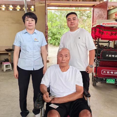 以热心换真心，以微笑换满意—吐鲁番分行营业部