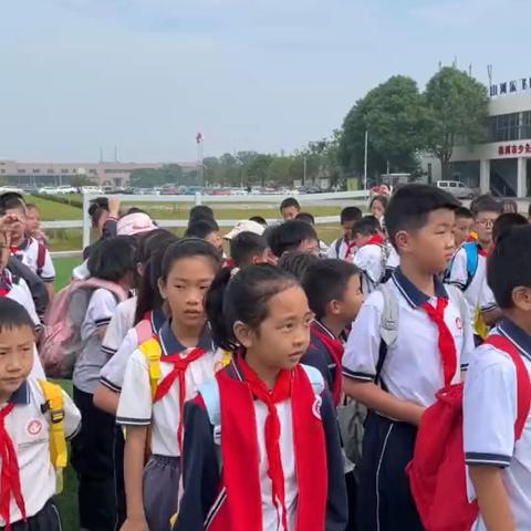 童心探世界，研学趣成长——三年级研学之旅 2205班