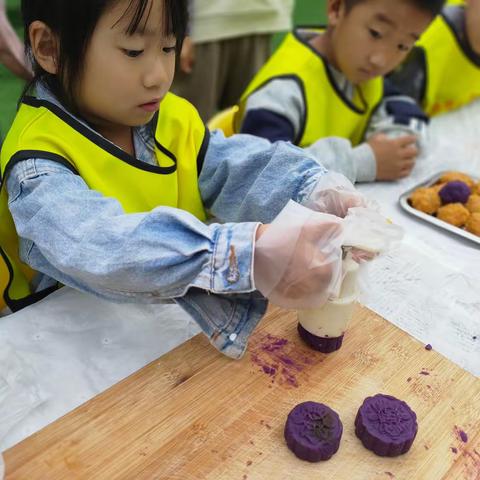 巧手做月饼   福满中秋节---塔头小学附设幼儿园中秋节做月饼活动