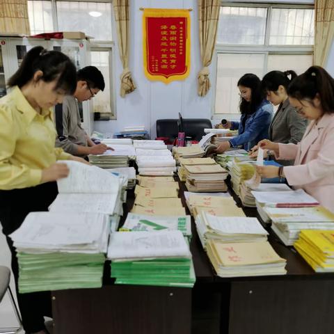 凝心聚力抓常规 严勤细实促成长——塔铺街道中心学校常规教学检查