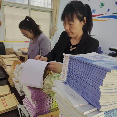 常规管理抓落实 相互学习促成长  ——塔埔街道初级中学作业教案常规检查