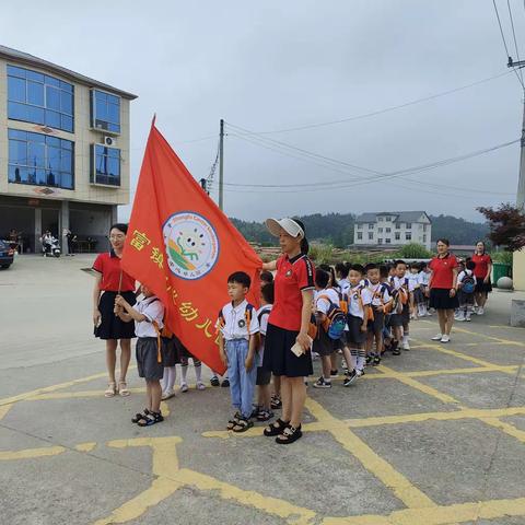 “Hi 小学，我们来啦”——上富镇中心幼儿园幼小衔接活动之参观小学