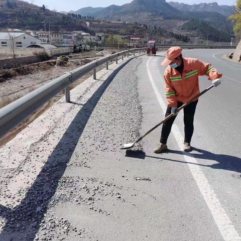 涉县交运局公路站：路域环境整治工作动态