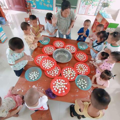 东圩育苗幼儿园暑期班食育——《红糖小汤圆》🥣