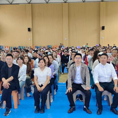 “凝‘新’聚力，携手育梦”——金凤区良田中学召开七年级家长会