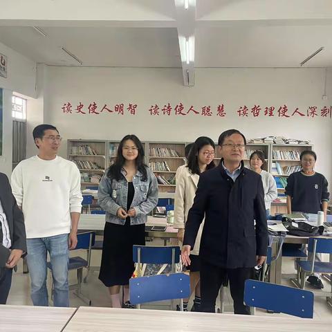 上饶师范学院领导带队看望实习生