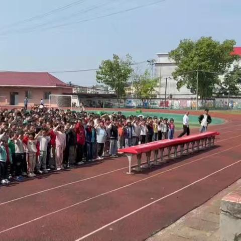 象形中心小学防溺水宣誓活动纪实