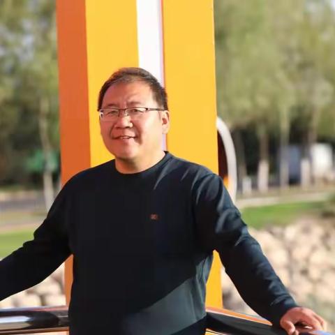 用情践行公益的人民教师                              ——刘小刚       碧海助援队志愿者被评为 海港文明标兵