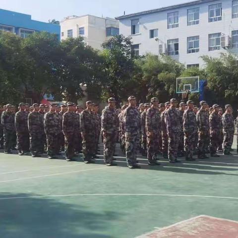 城轨2101军训 学军人之风采 强自身之素质