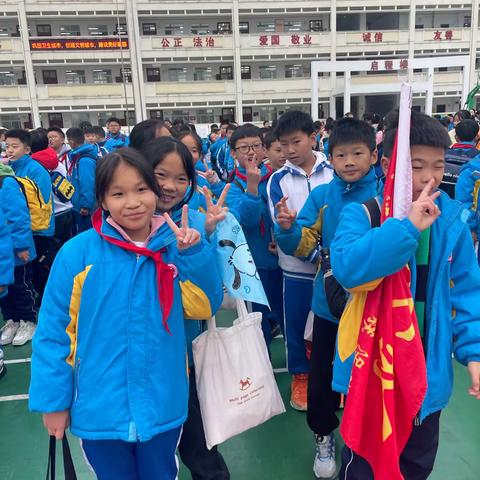 铜仁市第四小学五年级（2）班 “地质科普·知行合一”研学实践活动