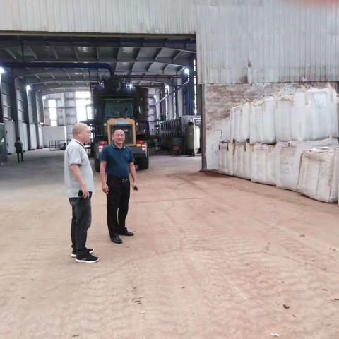 县工信中心中继续到金牌工业园区开展改善大气环境质量专项整治复查工作