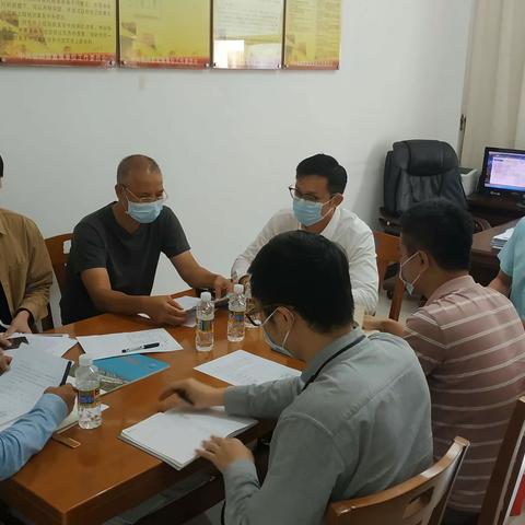 县工信服务中心组织召开清理拖欠中小企业账款协调会