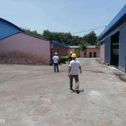 县工信中心到企业开展改善大气环境整治工作