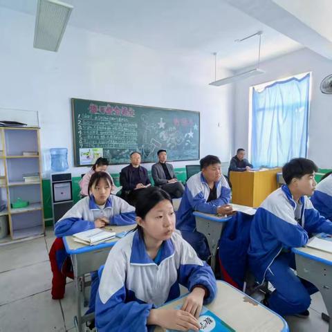 推动义务教育优质均衡发展 提升不同学段教学质量 ——西佛学校课堂研训