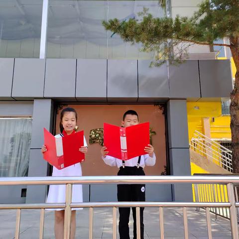 《预防侵害   保护自己》    升旗仪式