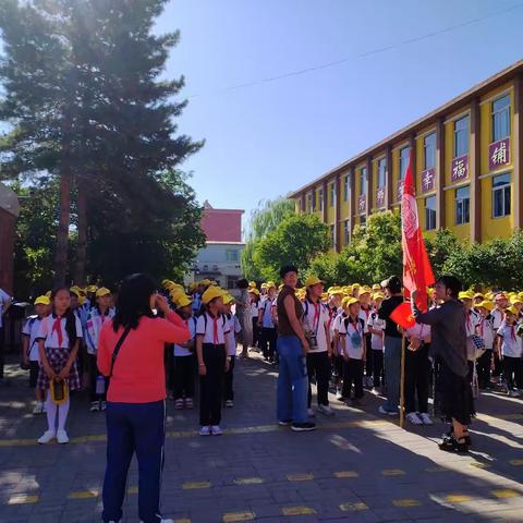“航空爱国   逐梦蓝天”三（2）班研学之旅