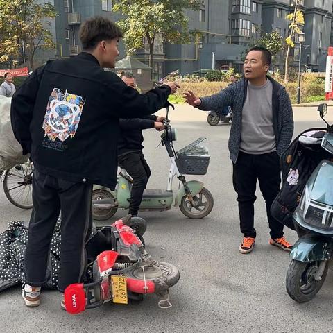 “电动车碰撞引纠纷 “网格+民警”调解化干戈