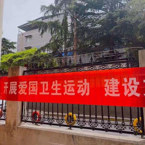 白家口兴苑社区持续开展卫生大扫除，营造卫生小区