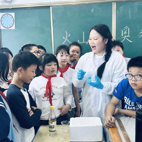 【党建+科技】实验探索真知，科技浸润童心  ——上饶市实验小学科学实验进课堂活动