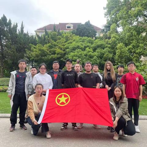 “传承五四精神，担当时代使命”，红色专列即刻出发