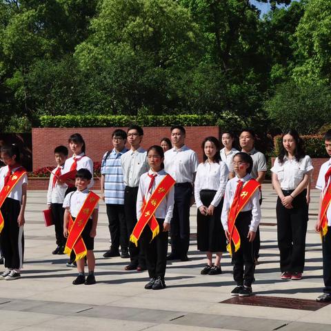 [国旗下成长]倡导无烟  绿色环保 ，践行低碳生活新时尚