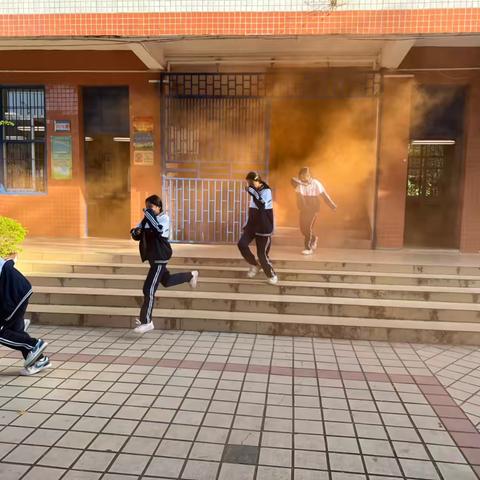 大岗镇中心初级中学消防演练暨消防安全知识培训