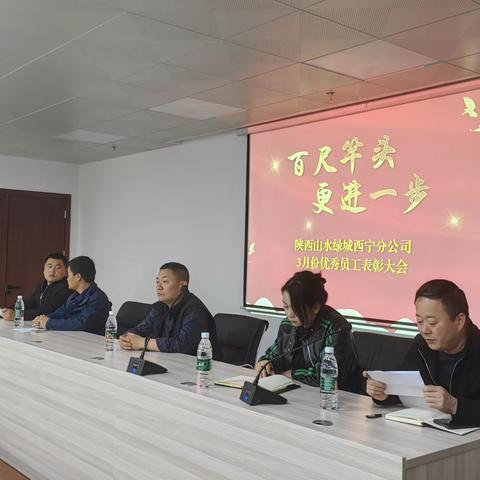 大眼睛姐姐的简篇