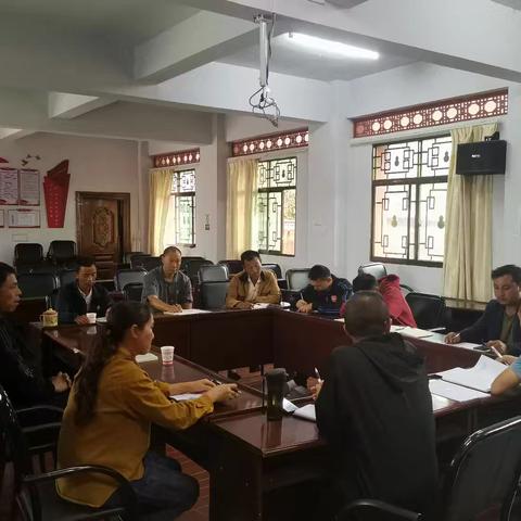 小坝村党总支上半年党建活动“党建引领乡 村振兴，蒜乡村道路”