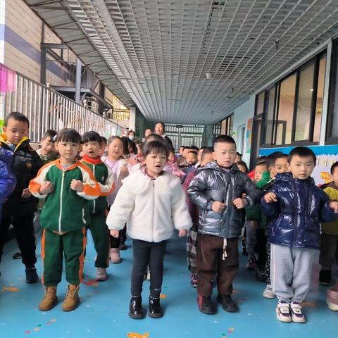 南区路幼儿园第十五周升旗仪式