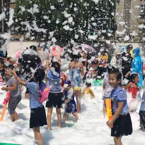马前村幼儿园六一儿童节“泡沫总动员亲子嘉年华”活动邀请函
