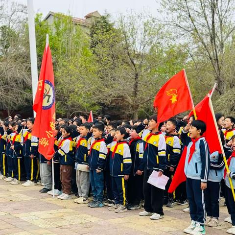 清明时节忆英烈，红色精神伴我行——王村乡魏庄联办小学清明祭扫活动