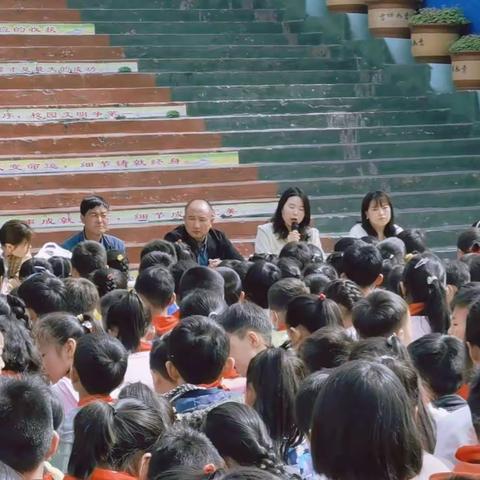 表彰先进树榜样凝心聚力攀新峰