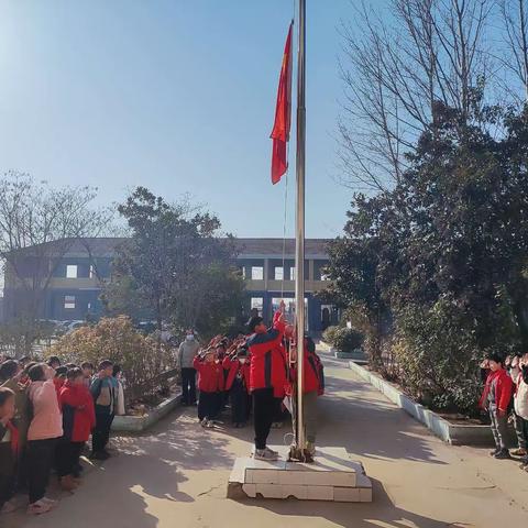 表彰催奋进，榜样促前行——水流小学升旗仪式及表彰大会