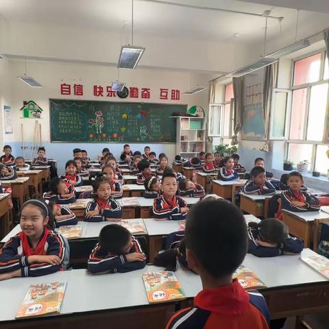 乌鲁木齐市第二十四小学“智爱少年”课堂常规风采