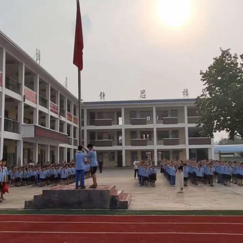 开学首升旗，奏响最强音——杜庙小学开学第一次升旗仪式