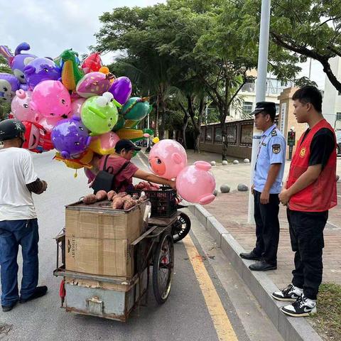 【党建135】卓达大社区联合市综合执法局吉阳分局针对辖区流动商贩占道经营开展检查整治