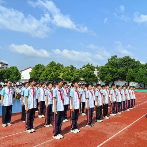 羊楼司中学2025年上学期“奔跑吧·少年”武术操比赛暨期中总结表彰大会