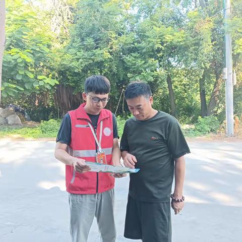 龙北村网格员持续开展“扫黄打非”宣传工作